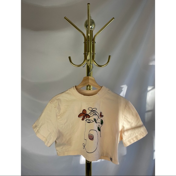 Blush Abstract Crop Top - Picture 5 of 8